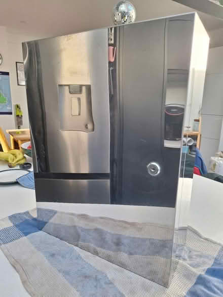 Photo of free 2 x lockable metal cabinets (CR5 old coulsdon) #2