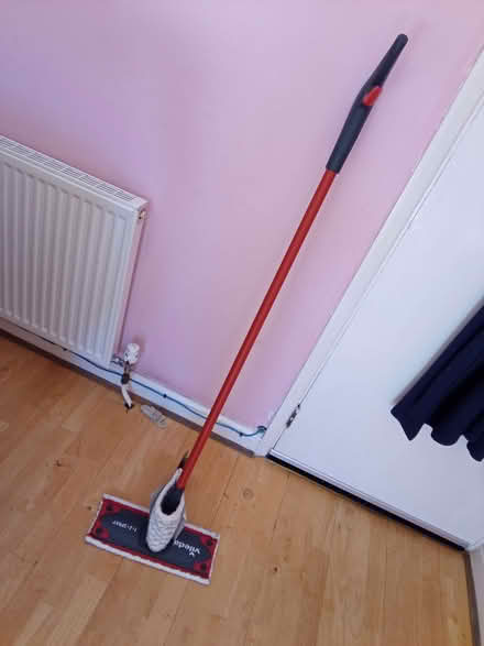 Photo of free A mop for wooden floors. (Northwood HA5) #1