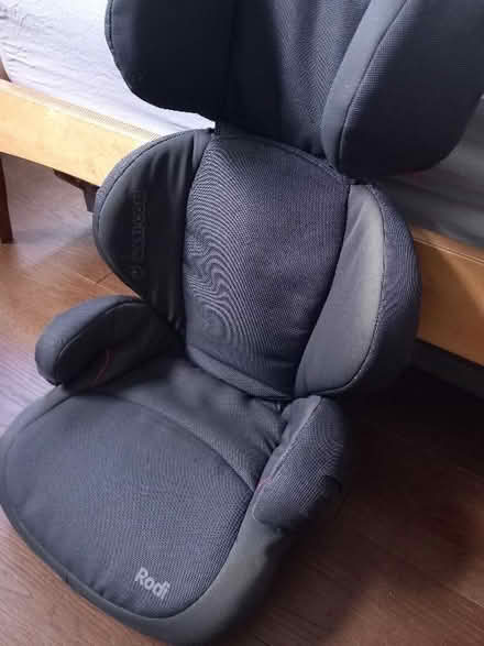 Photo of free Maxi Cosi car seat with removable back (Bowes Park N22) #1