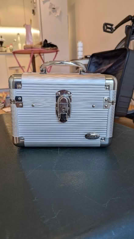 Photo of free Metal vanity case (Finsbury Park N7) #1