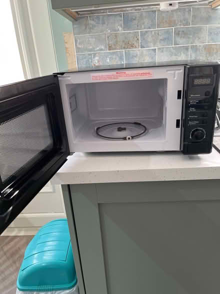 Photo of free Microwave (Scunthorpe DN15) #2