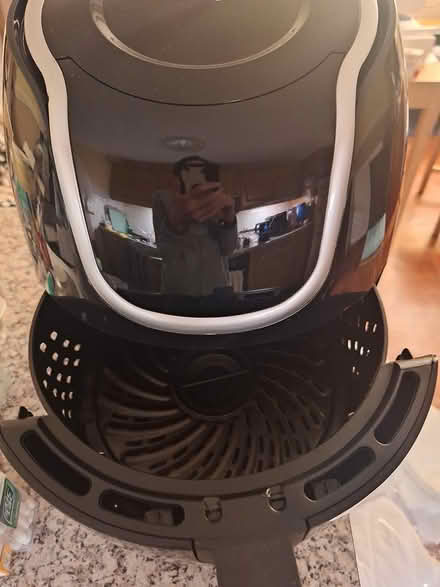 Photo of free Airfryer, Toaster & various items (Near Tesco Clearwater D11) #1