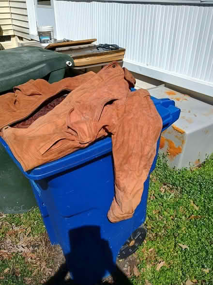 Photo of free leather Jacket, size M/M, some mold (Newport News, Bruton Ave) #1