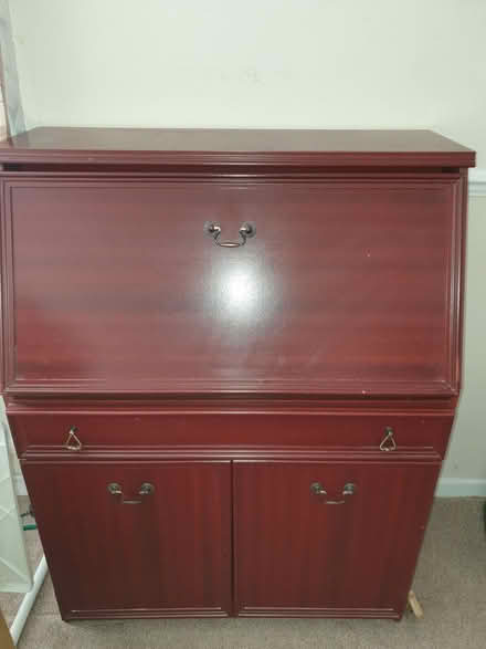 Photo of free Bureau (DA1) #1