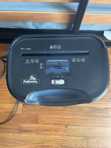 Photo of free P-40 shredder by Fellowes (Brookmont) #1