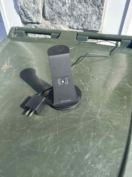 Photo of free iPhone and Apple Watch charger (Matawan NJ) #1