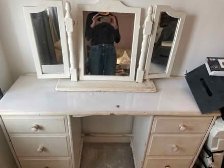 Photo of free White vanity (Havant PO9) #3
