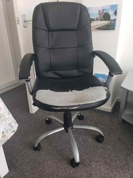 Photo of free Office chair (Ls9) #1