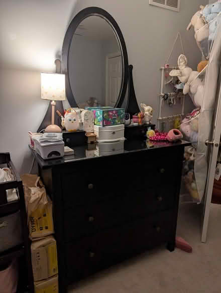 Photo of free Dresser with mirror (63rd& main, DG) #1