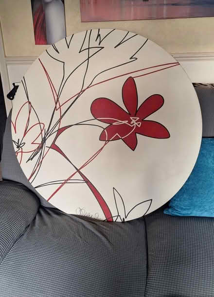 Photo of free Lovely round canvas wall art (Welling) #1