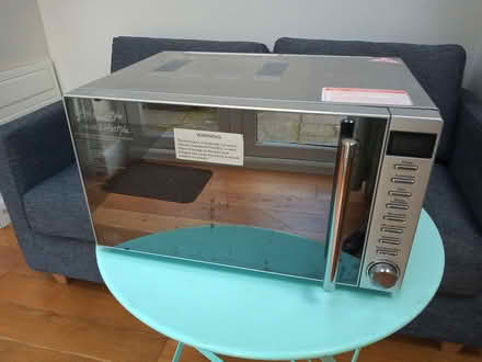 Photo of free microwave (Hampton Hill TW12) #1