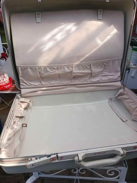 Photo of free Samsonite suitcases (Great Parndon, Harlow) #2