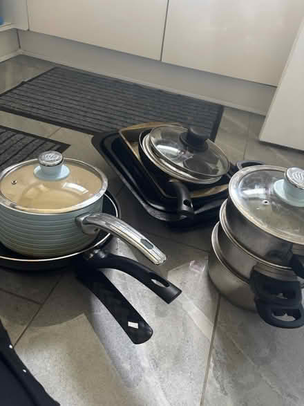 Photo of free Pots/pans/trays (Westhampnett PO18) #1