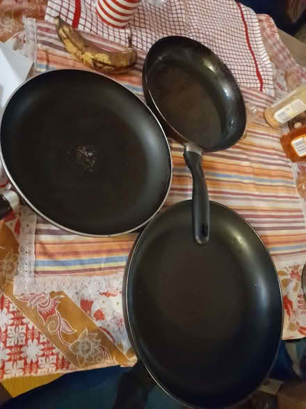 Photo of free Pot and Pans (Woodgate B32) #3