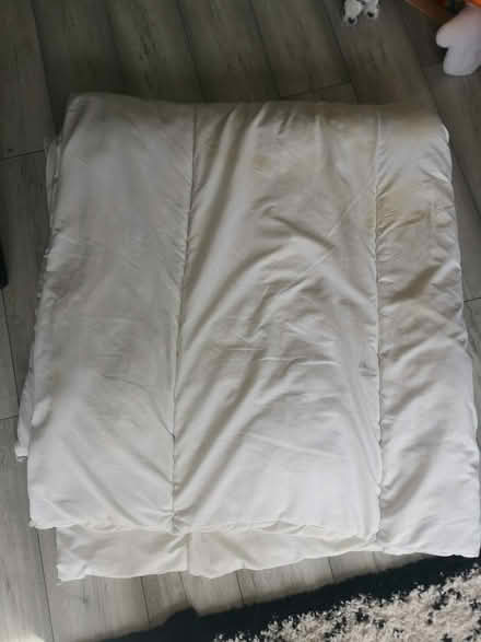 Photo of free King size duvet 13.5 tog (Chessington KT9) #1