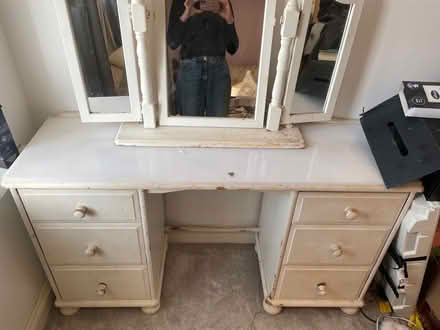 Photo of free White vanity (Havant PO9) #2