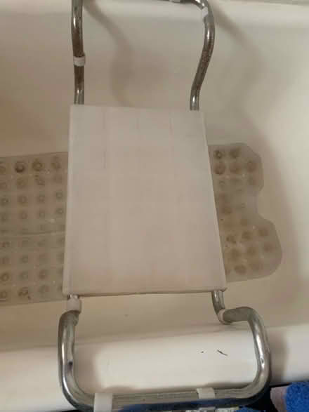 Photo of free Bath seat (AL2 park street) #2