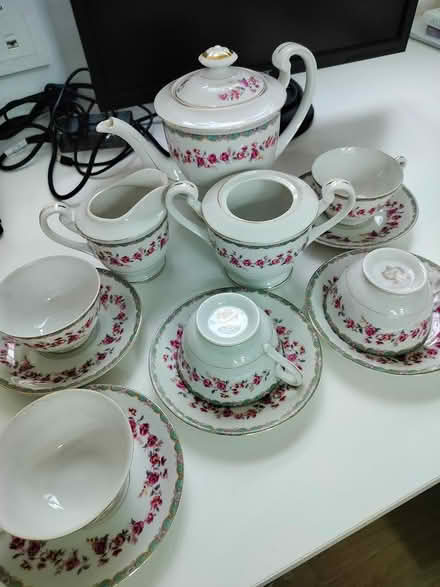 Photo of free porcelain tea set (Beauty World MRT station) #1