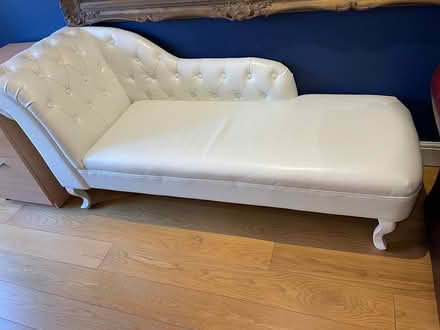 Photo of free White chaise longue (London SE19) #4