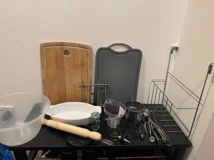 Photo of free Various kitchen items, vases etc (E8) #1