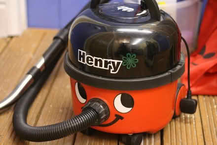 Photo of Henry hoover (Hounslow buss station) #1