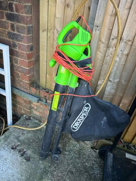 Photo of free For spares or repairs (Banstead SM7) #1