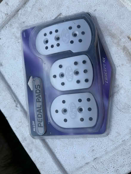 Photo of free Alloy pedal pads (Chessington / Kingston KT9) #1