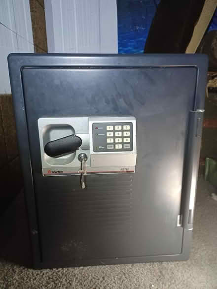 Photo of free fire safe (Bellevue BCC area) #1