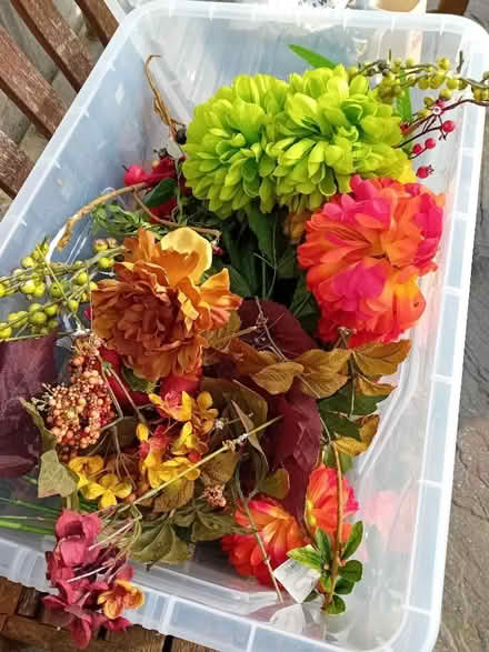 Photo of free artifical flowers (Oxford ST6) #2