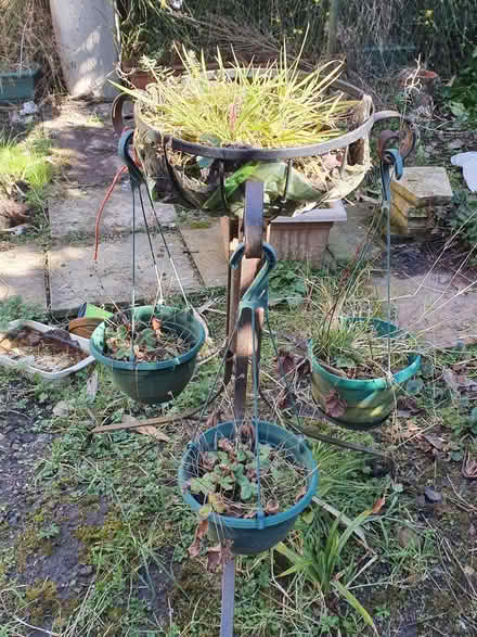 Photo of free Tripod Hanging basket holder (Pickering YO18) #2