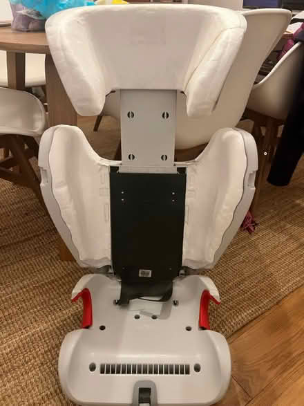 Photo of free Car seat (15-36 kg) (West acton - W3) #4