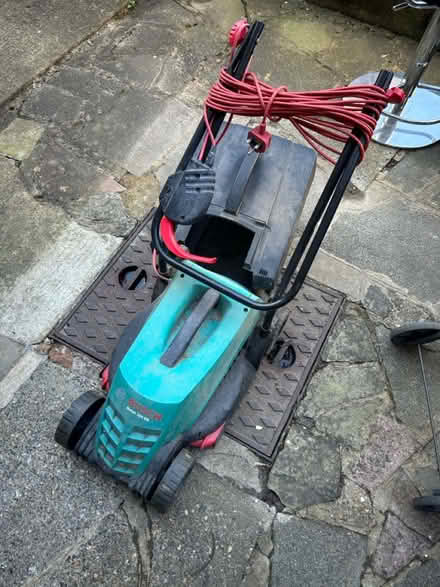 Photo of free Lawnmower (Banstead SM7) #1