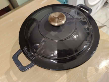 Photo of free 4.5l cast iron pot (Amersham HP7) #1