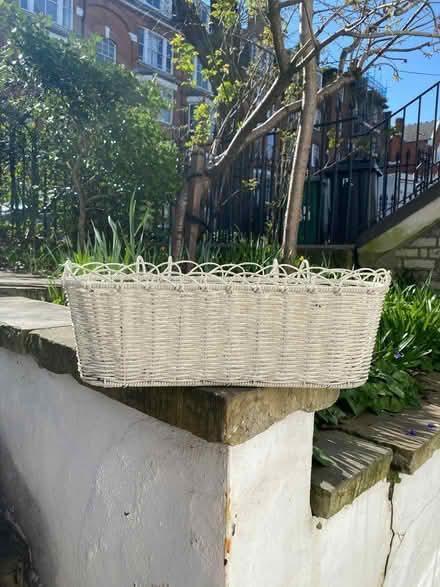 Photo of free Hanging basket/outdoor (Barnsbury N1) #1