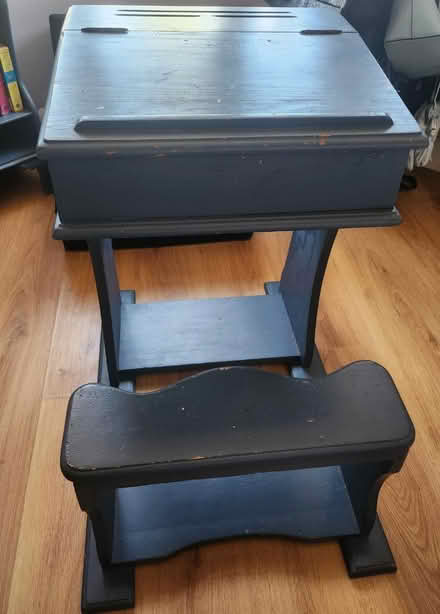 Photo of free kids desk (BR5) #4