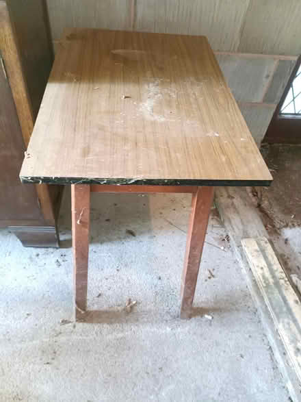 Photo of free Solid table (Sheffield 7) #1