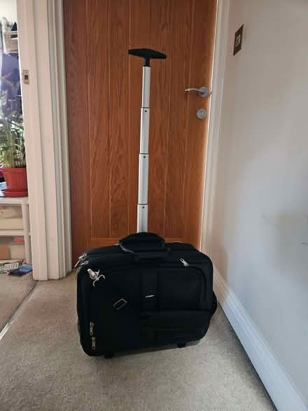 Photo of free Kensington laptop bag with handle/wheels (South End MK42) #1