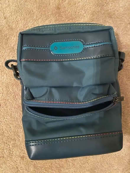Photo of free Bags: Shoulder bag, Purse, ha2 (Ha2) #1
