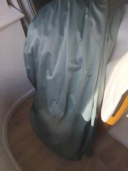 Photo of free One curtain (WD6) #1