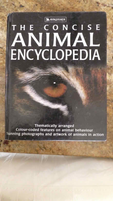 Photo of free animal encyclopedia (Blackpool FY1) #1