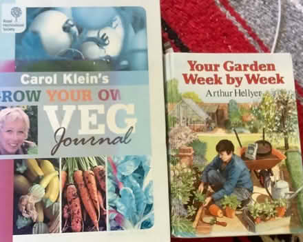 Photo of free Veg gardening books (B61 Bournheath) #1