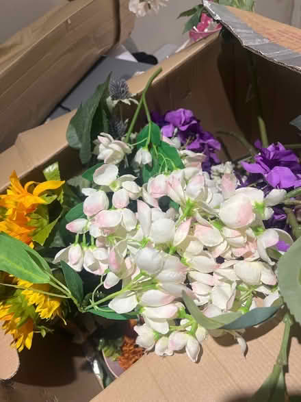 Photo of free Random box of Silk flowers (Sheffield, Hackenthorpe S12 4) #2