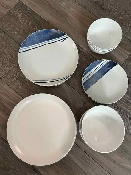 Photo of free Bowls, small plates and big plates (RG4) #2