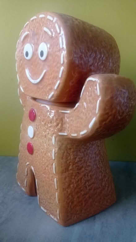 Photo of free Gingerbread man biscuit tin (Fairfield LA1) #2