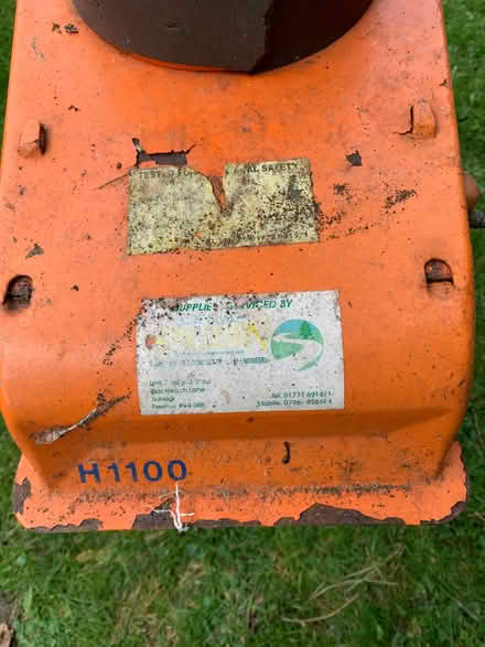 Photo of free Garden shredder Alko H1100 (Abraham Heights LA1) #3