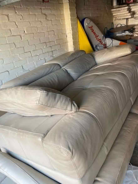 Photo of free Cream leather sofa (Garden Suburb OL8) #1