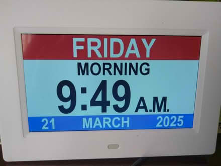 Photo of free Mains powered clock (Luston HR6) #1