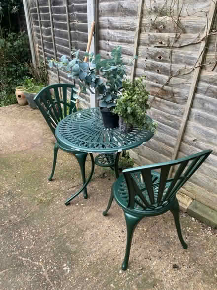 Photo of free Garden table and chairs (New Malden KT3) #1