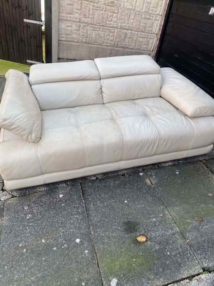 Photo of free Cream leather sofa (Garden Suburb OL8) #2