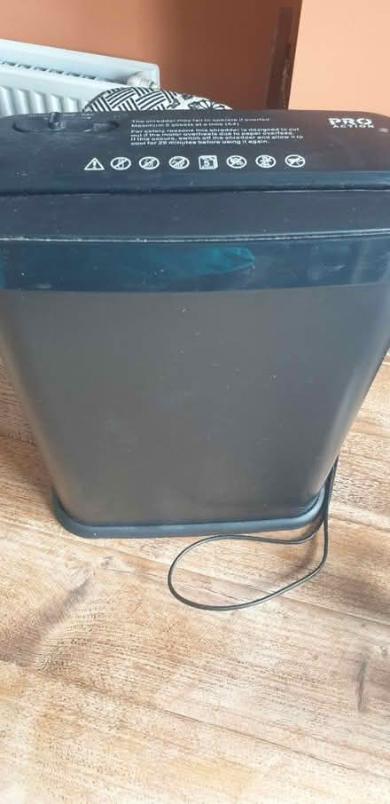 Photo of free Pro action paper shredder (SK14 (Hyde)) #1